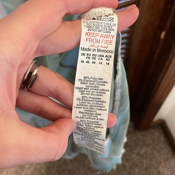 PrettyLittleThing Long Green Semi Sheer Mesh Kimono - Picture 9 of 10